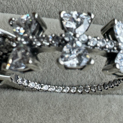 Aretes Moños Brillantes