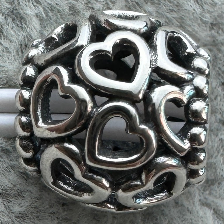 Charm Redondo Corazones