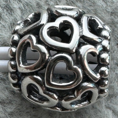 Charm Redondo Corazones