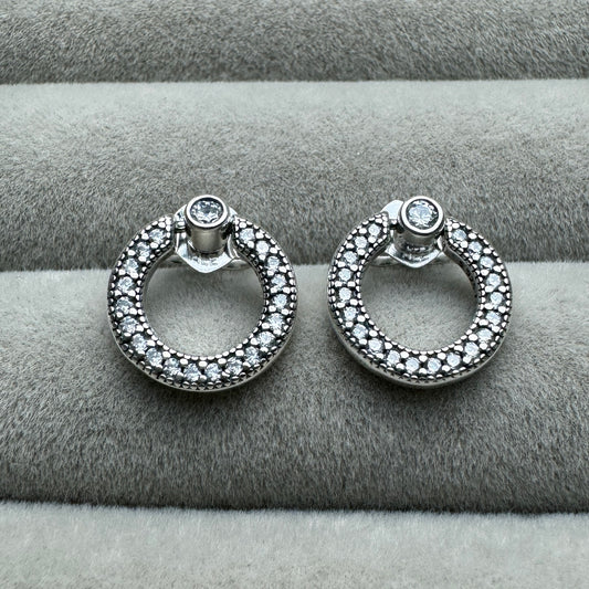 Aretes De Botón Reversibles Círculo De Pavé Y Logotipo