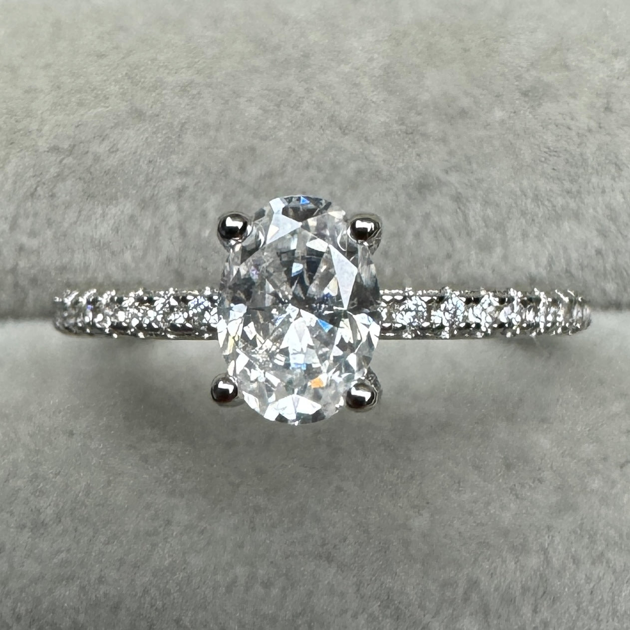 Anillo Óvalo Brillante Moissanita