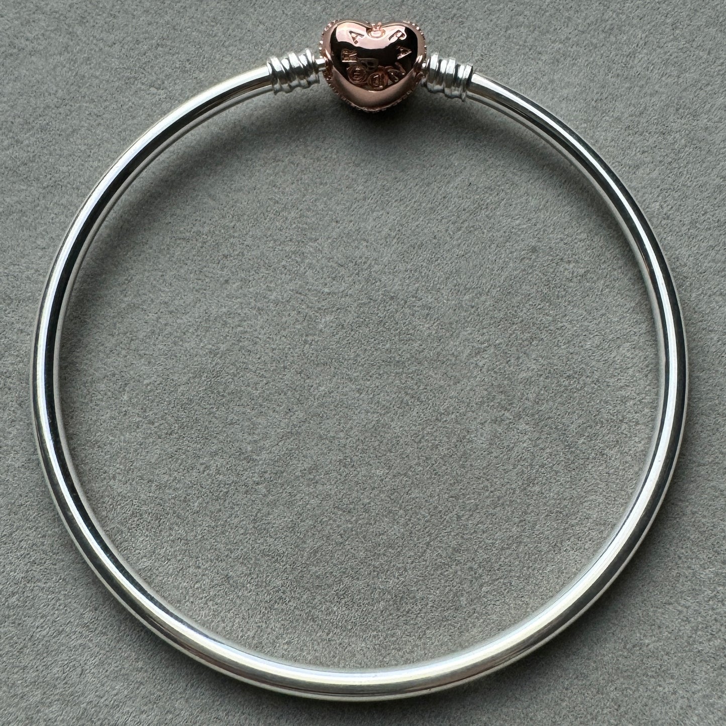 Brazalete Rígido Cierre Corazón Centelleante Oro Rosa