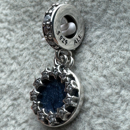 Charm Colgante Doble Estrellas Y Galaxia Dream It, Wish It, Do It