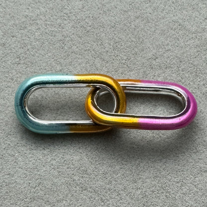 Charm Eslabones Azul, Amarillo Y Morado Me