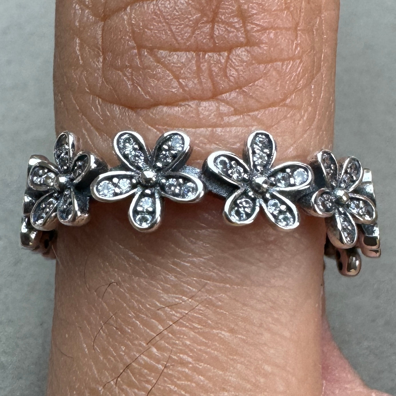 Anillo Flores Brillantes