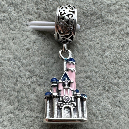 Charm Castillo Bella Durmiente Disney Parks