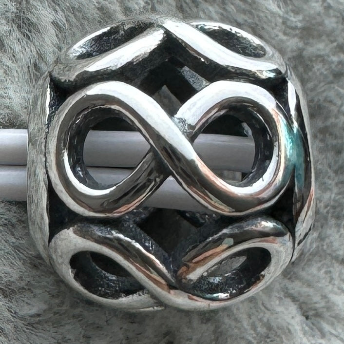 Charm Redondo Infinito
