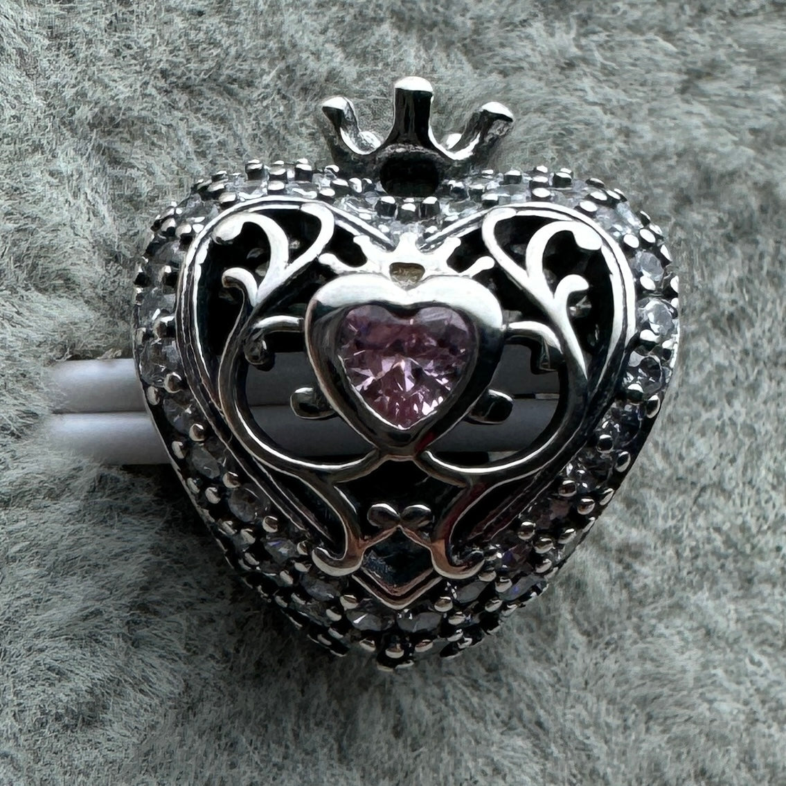 Charm Corazón Corona Real