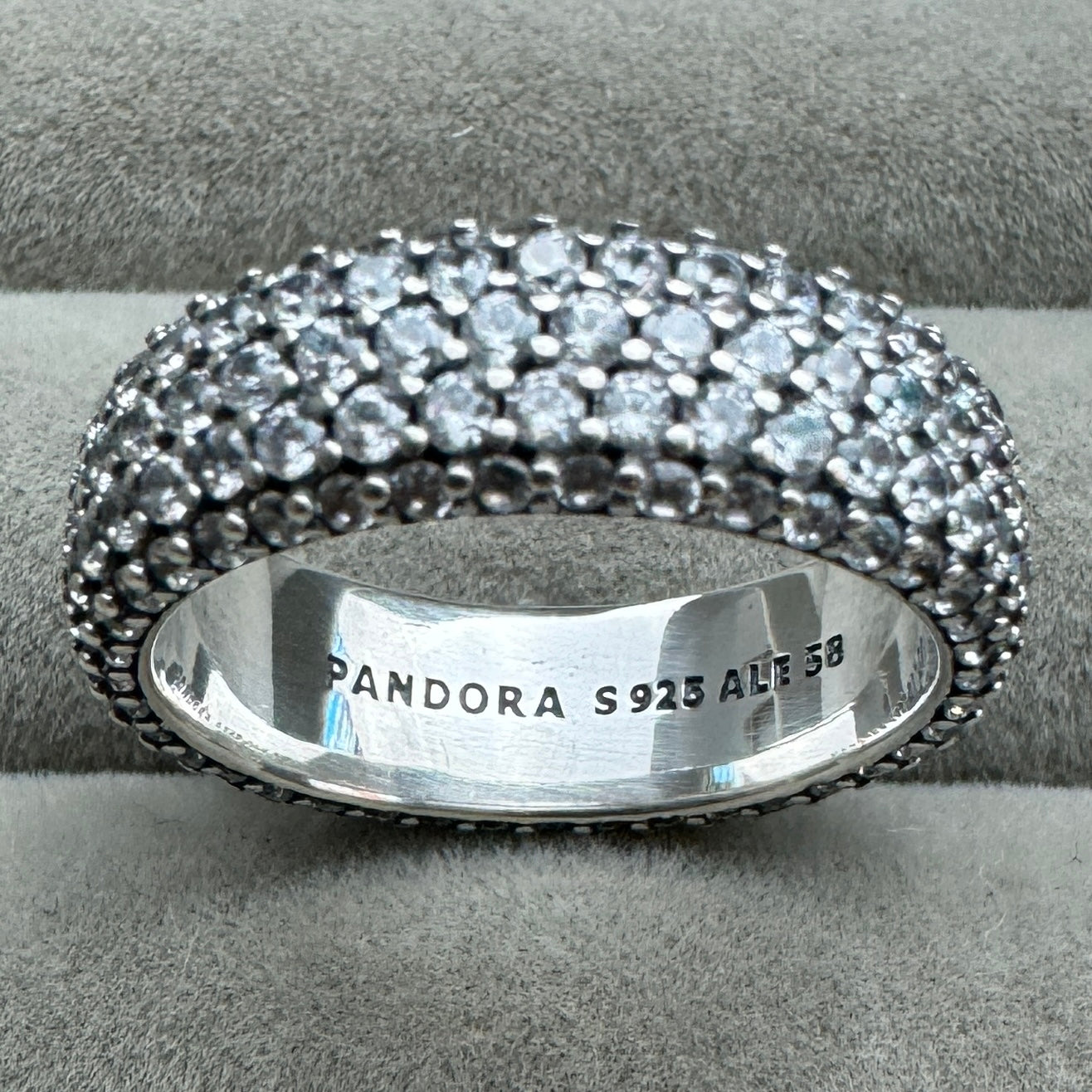 Anillo Fila Triple En Pavé