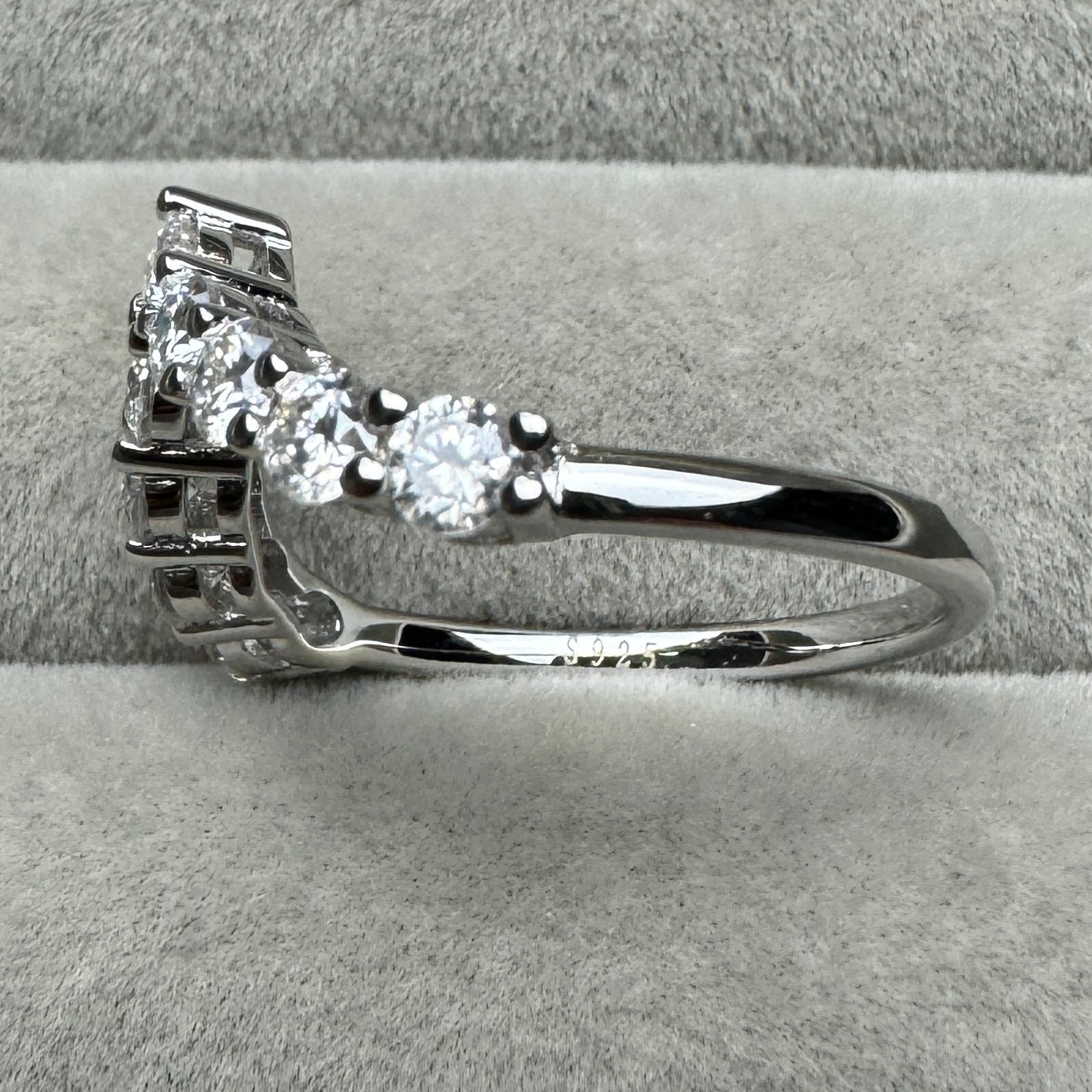 Anillo Corona Princesa Moissanita