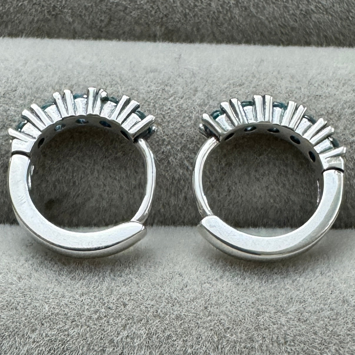 Aretes Abrazo Azul Claro