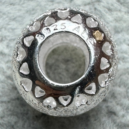 Charm Redondo Calado Con Corazones
