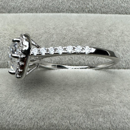 Anillo Corazón Contorno Moissanita