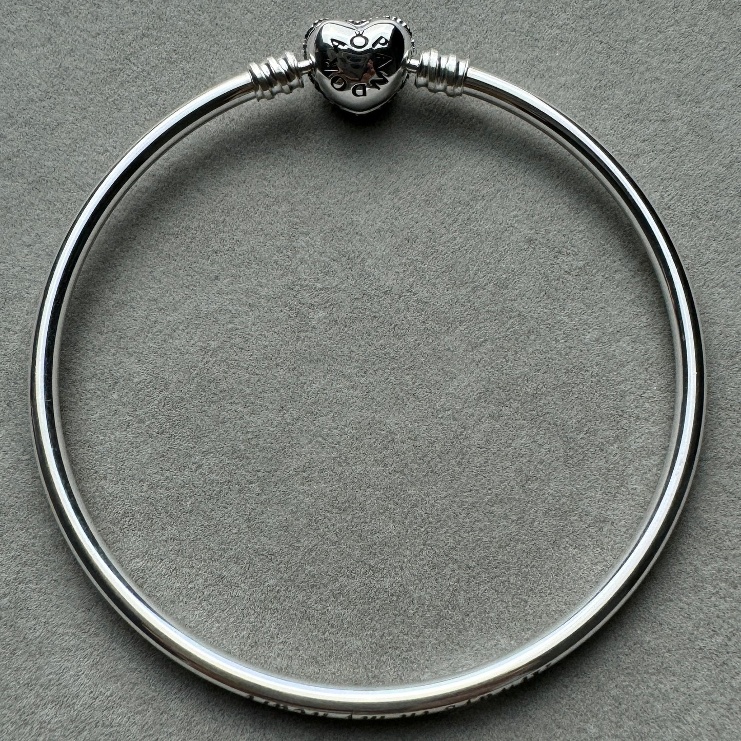 Brazalete Rígido Corazón Centelleante