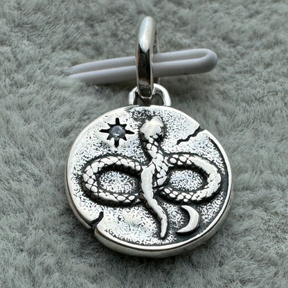 Charm Medallón Serpiente