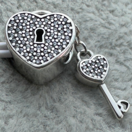 Charm Corazón Y Llave Brillante