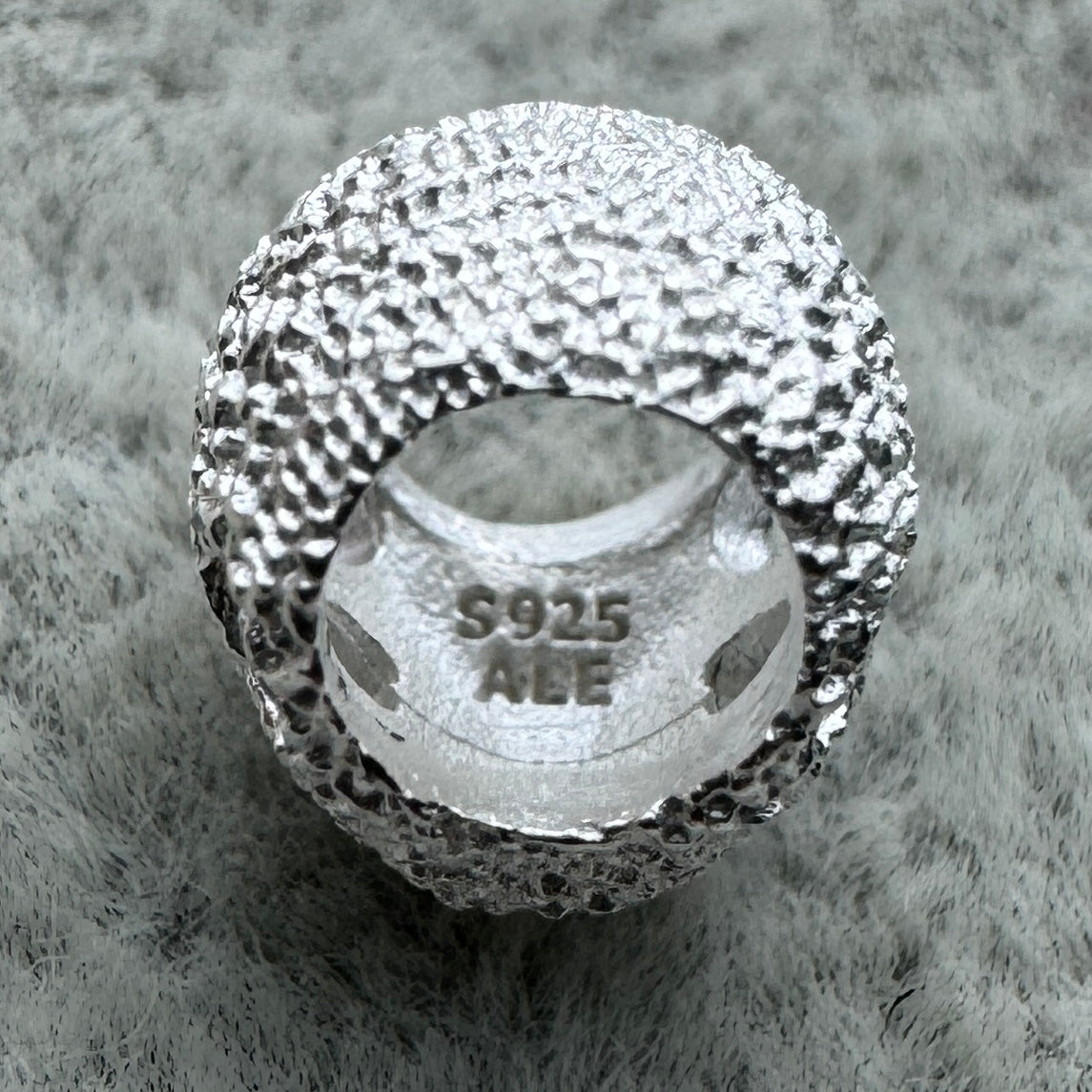 Charm Mini Calavera Texturizada