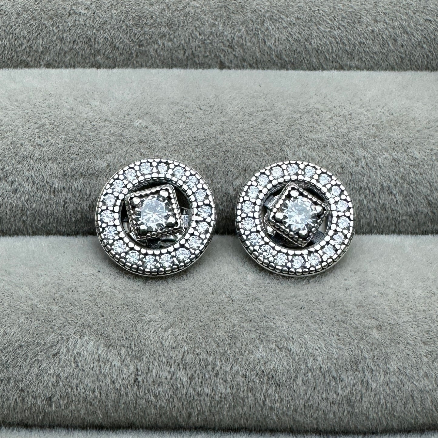 Aretes Pavé Cuadrado