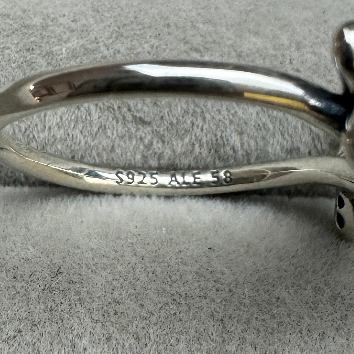 Anillo 3 Flores Brillantes