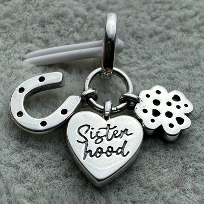 Charm Colgante Triple Trébol De Cuatro Hojas, Corazón Opalescente Y Herradura