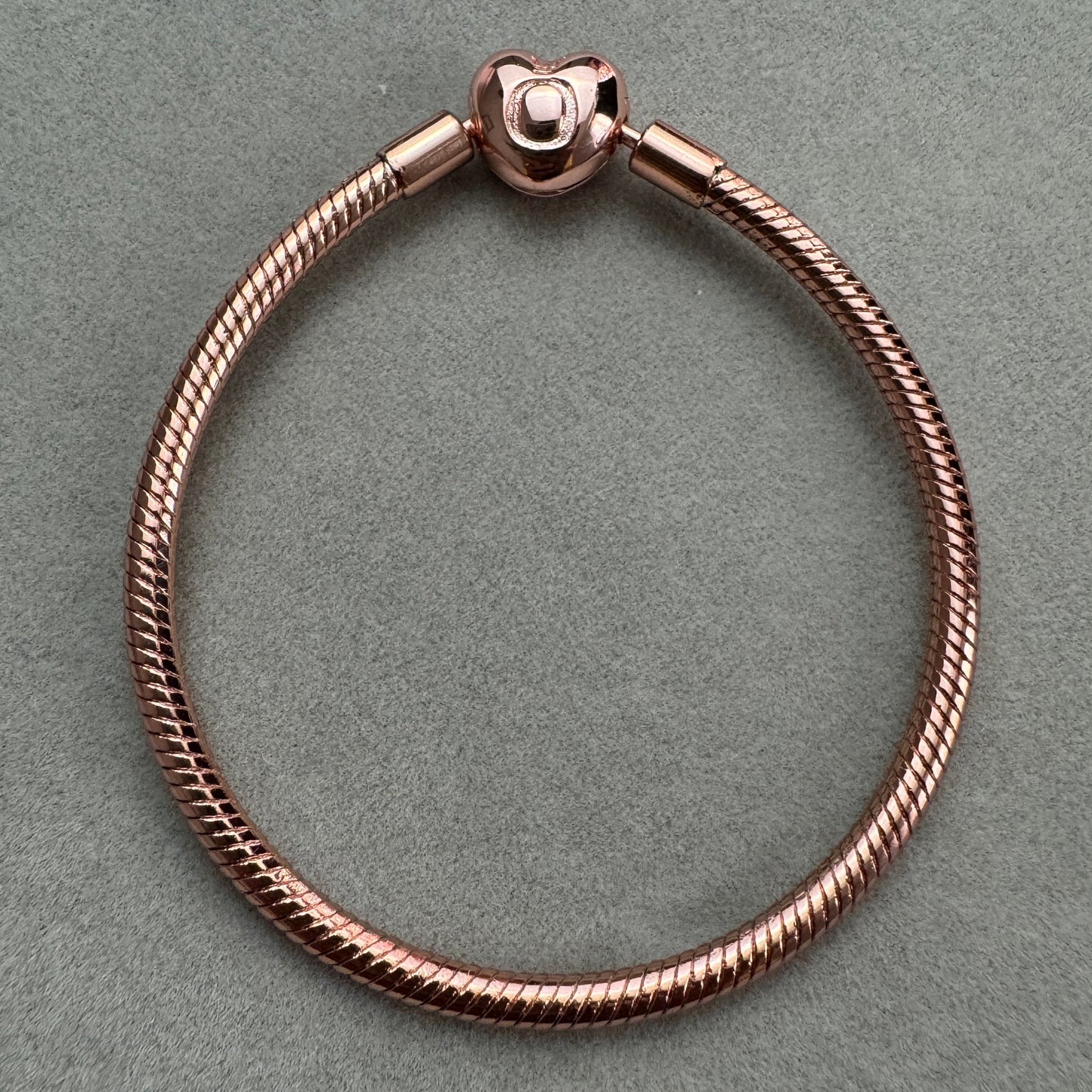 Brazalete Flexible Cierre Corazón Baño Rosa