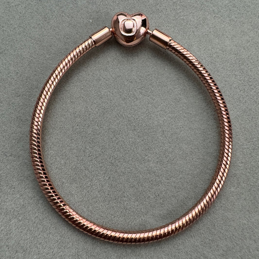 Brazalete Flexible Cierre Corazón Baño Rosa