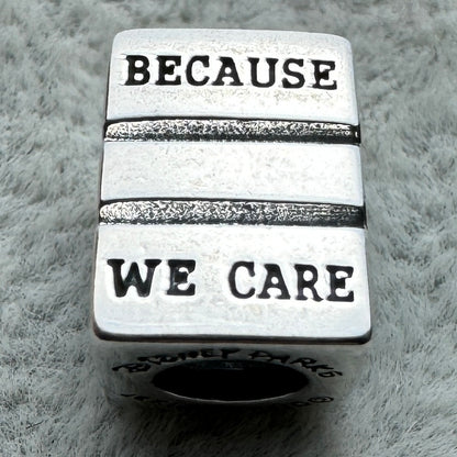 Charm Logotipo Monsters Inc. Disney