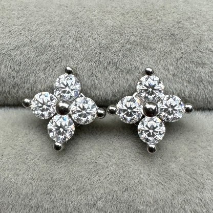 Aretes Flor Moissanita