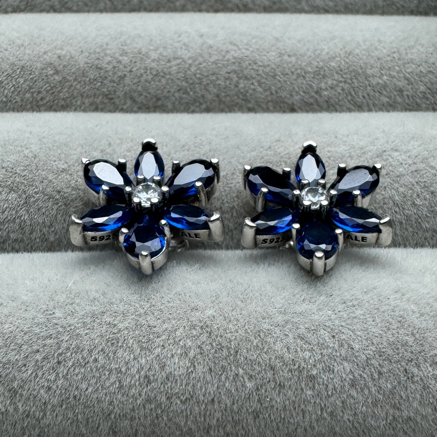 Aretes Flor Azul