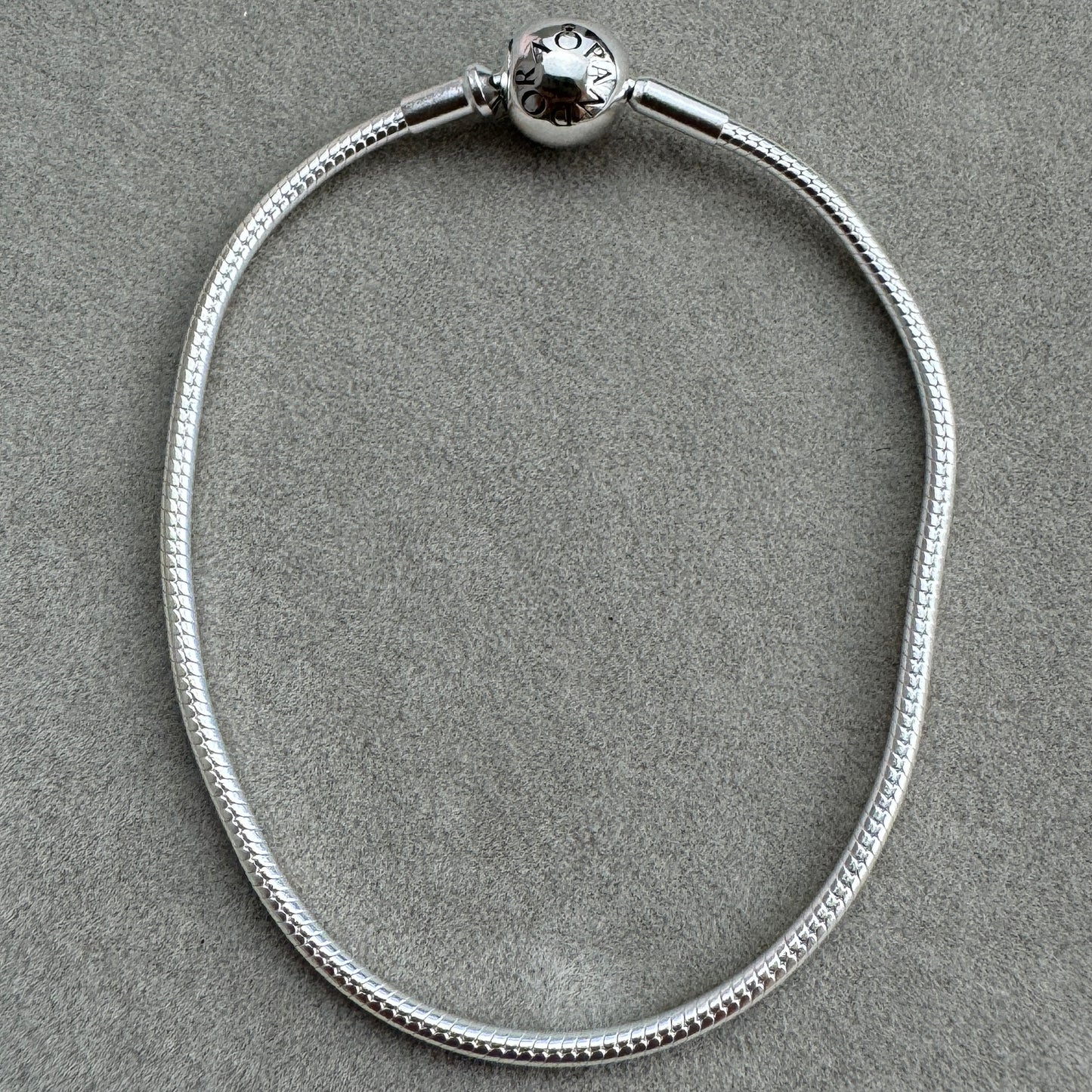 Brazalete Delgado Broche Redondo