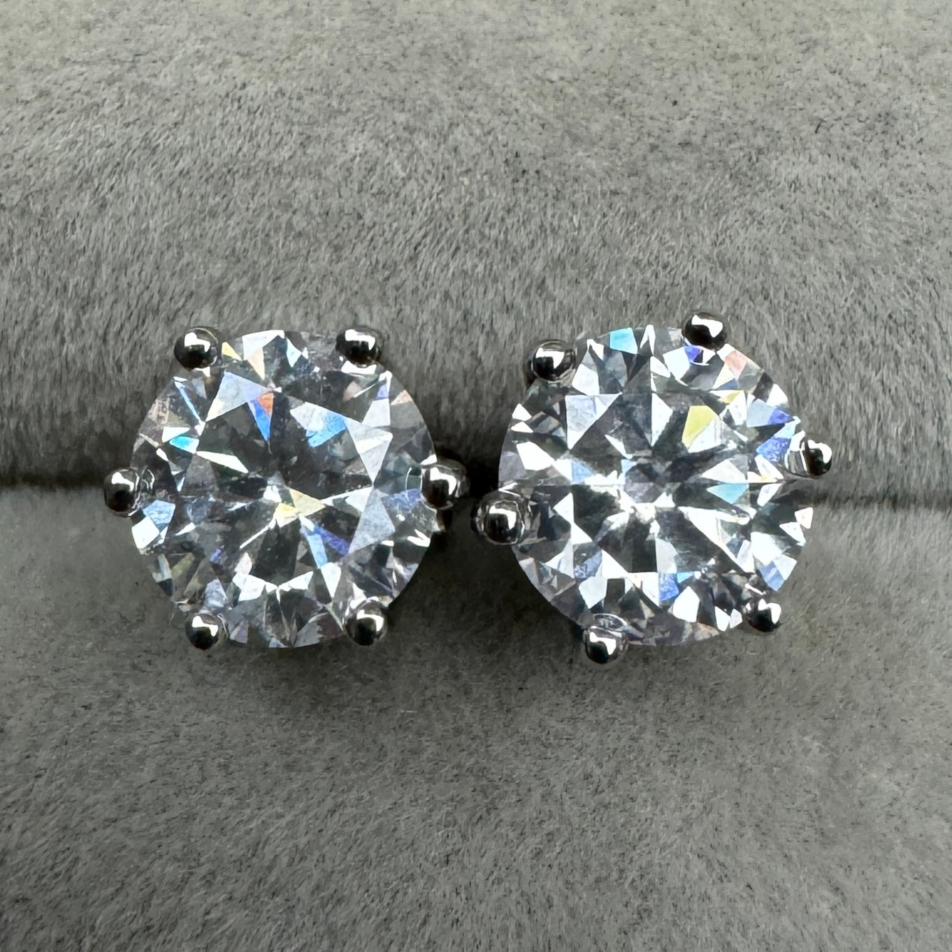 Aretes Círculo Moissanita