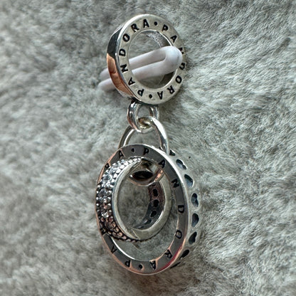 Charm Colgante Logotipo Con Zirconias