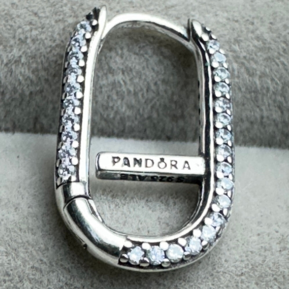 Arete Rectangular Logotipo Brillante (1 Pieza, Así Es El Modelo)