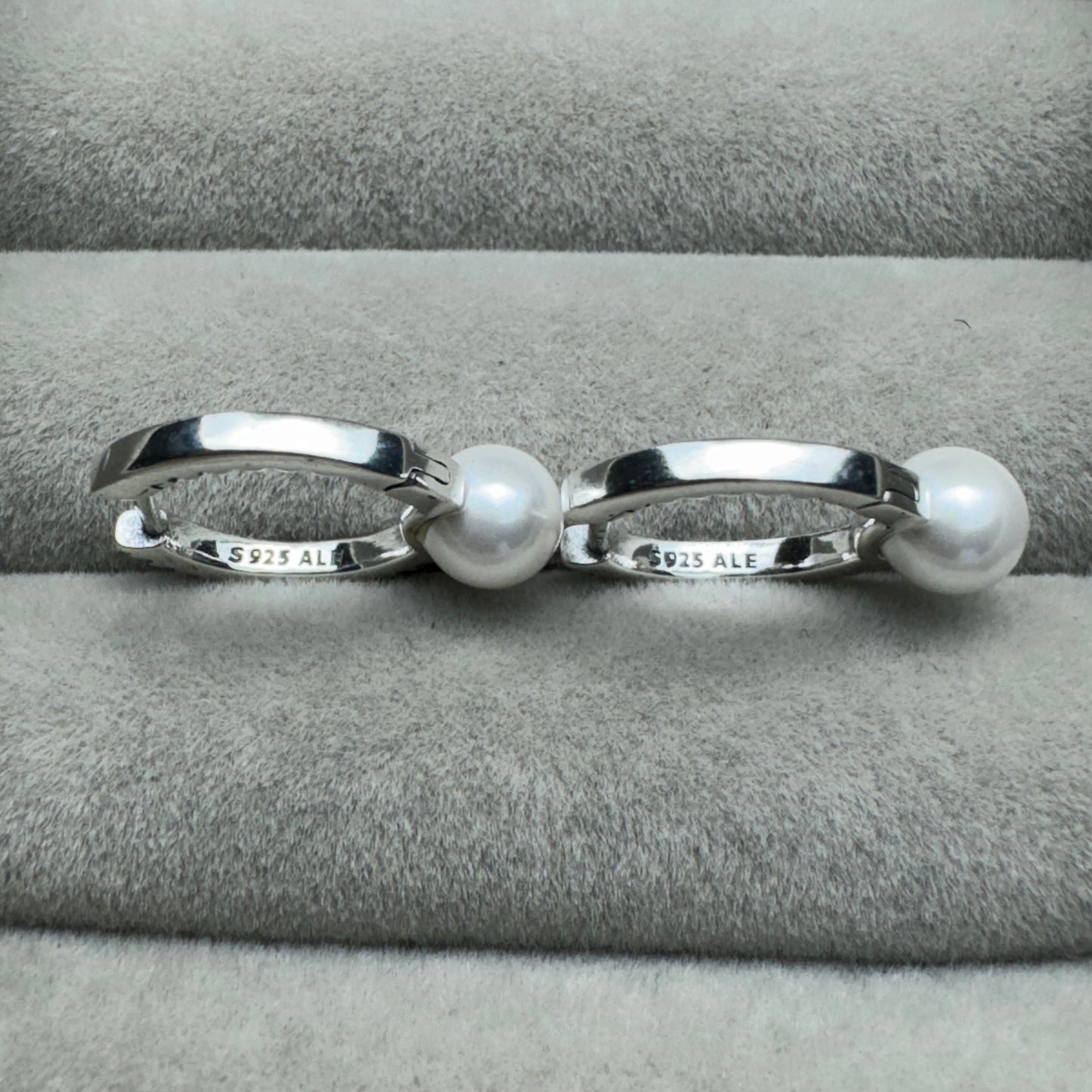 Aretes De Aro Perla Cultivada De Agua Dulce Tratada Y Pavé