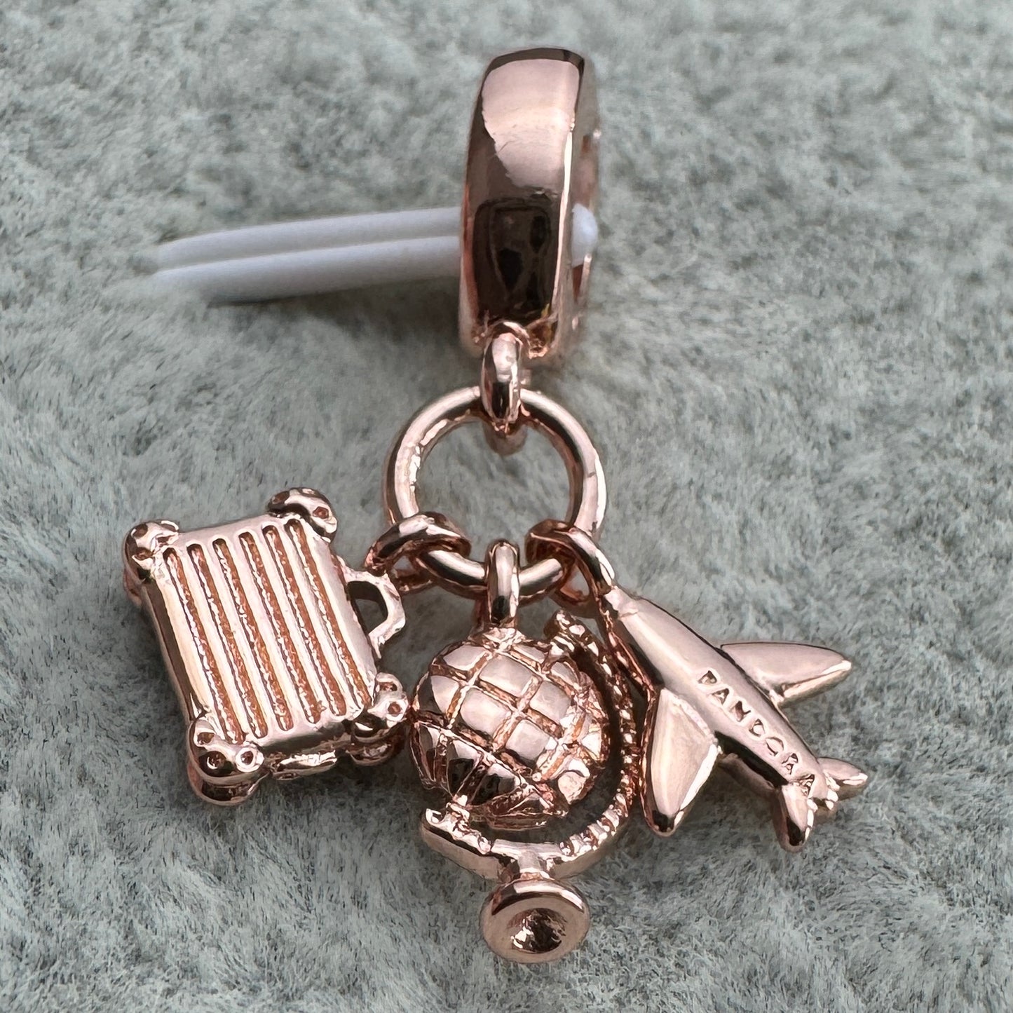 Charm Colgante Triple Avión, Globo y Maleta Oro Rosa