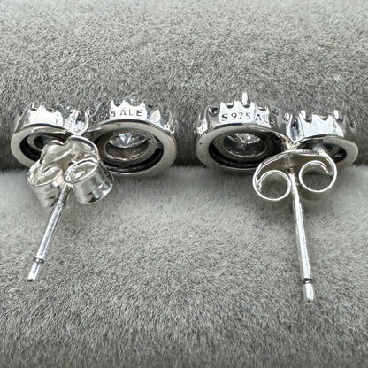 Aretes De Botón Halo Y Abrazo