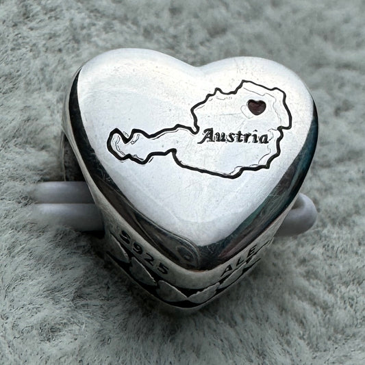 Charm Corazón Austria