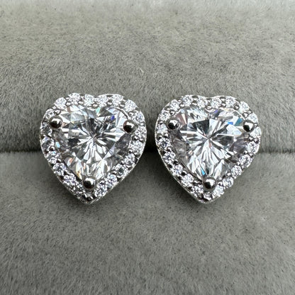 Aretes Corazón Contorno Moissanita