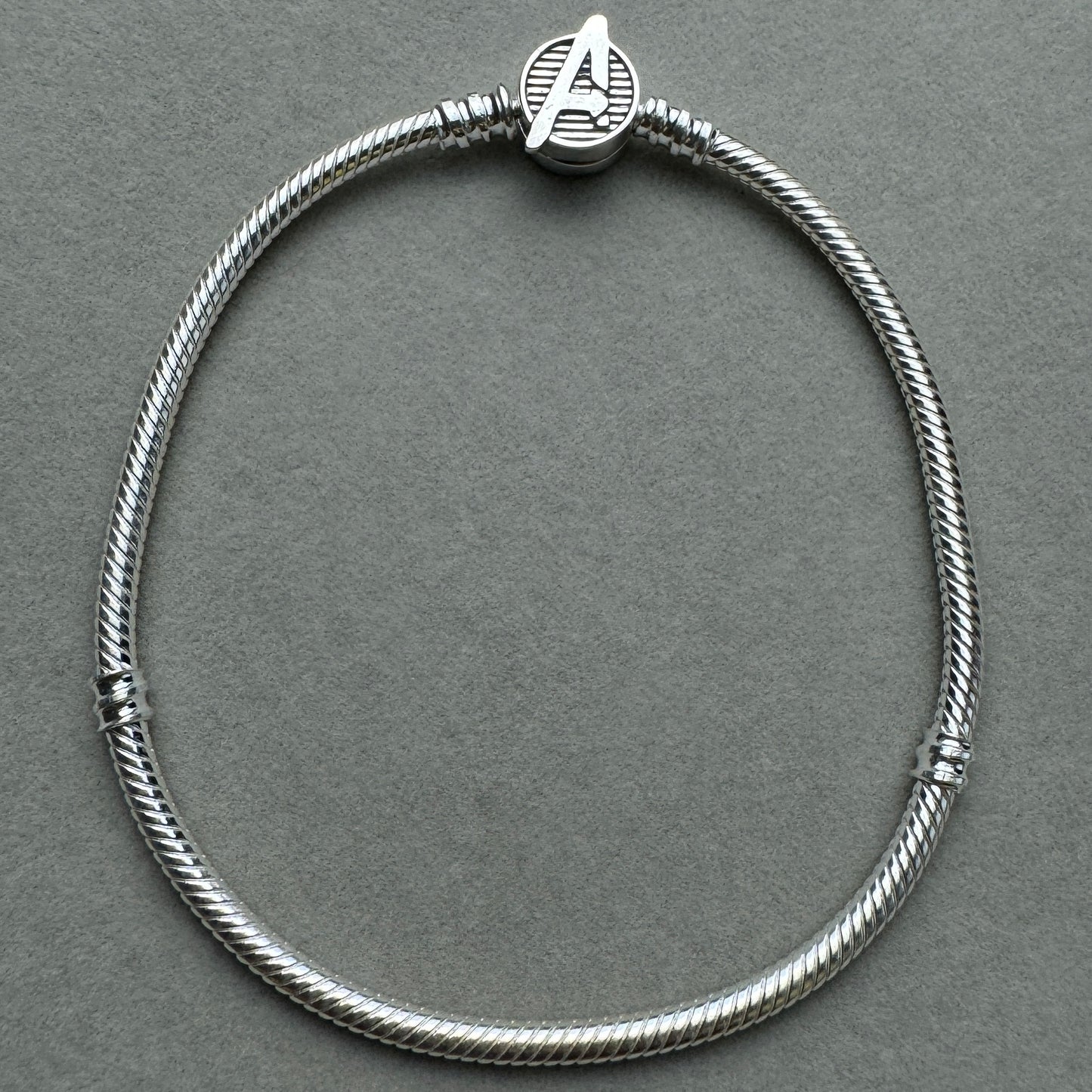 Brazalete Flexible Cierre Avengers