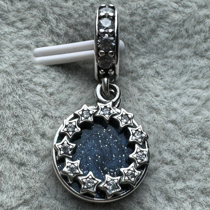 Charm Colgante Doble Estrellas Y Galaxia Dream It, Wish It, Do It