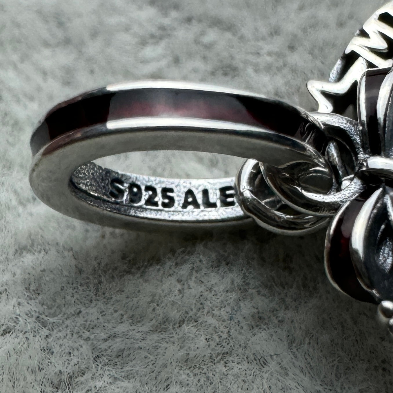 Charm Colgante Doble Corona Navideña