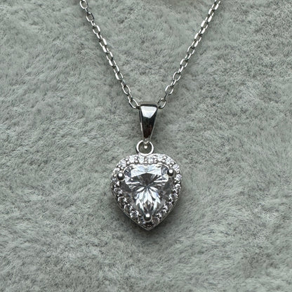 Collar Corazón Contorno Moissanita