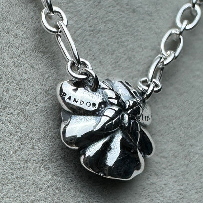 Collar Flor Pensamiento Azul Brillante Mini Eslabones 50 cm (Ajustable Al Largo Deseado)