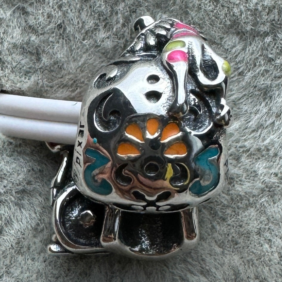 Charm Calavera Miguel y Dante Que Brilla En La Oscuridad