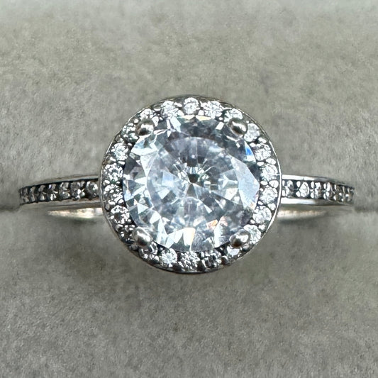 Anillo Brillante Redondo