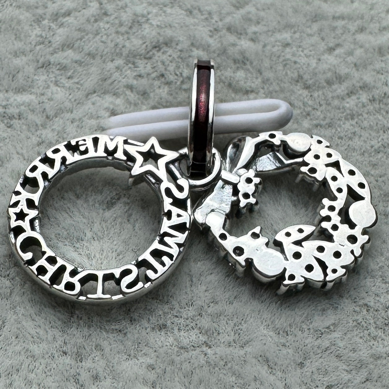 Charm Colgante Doble Corona Navideña