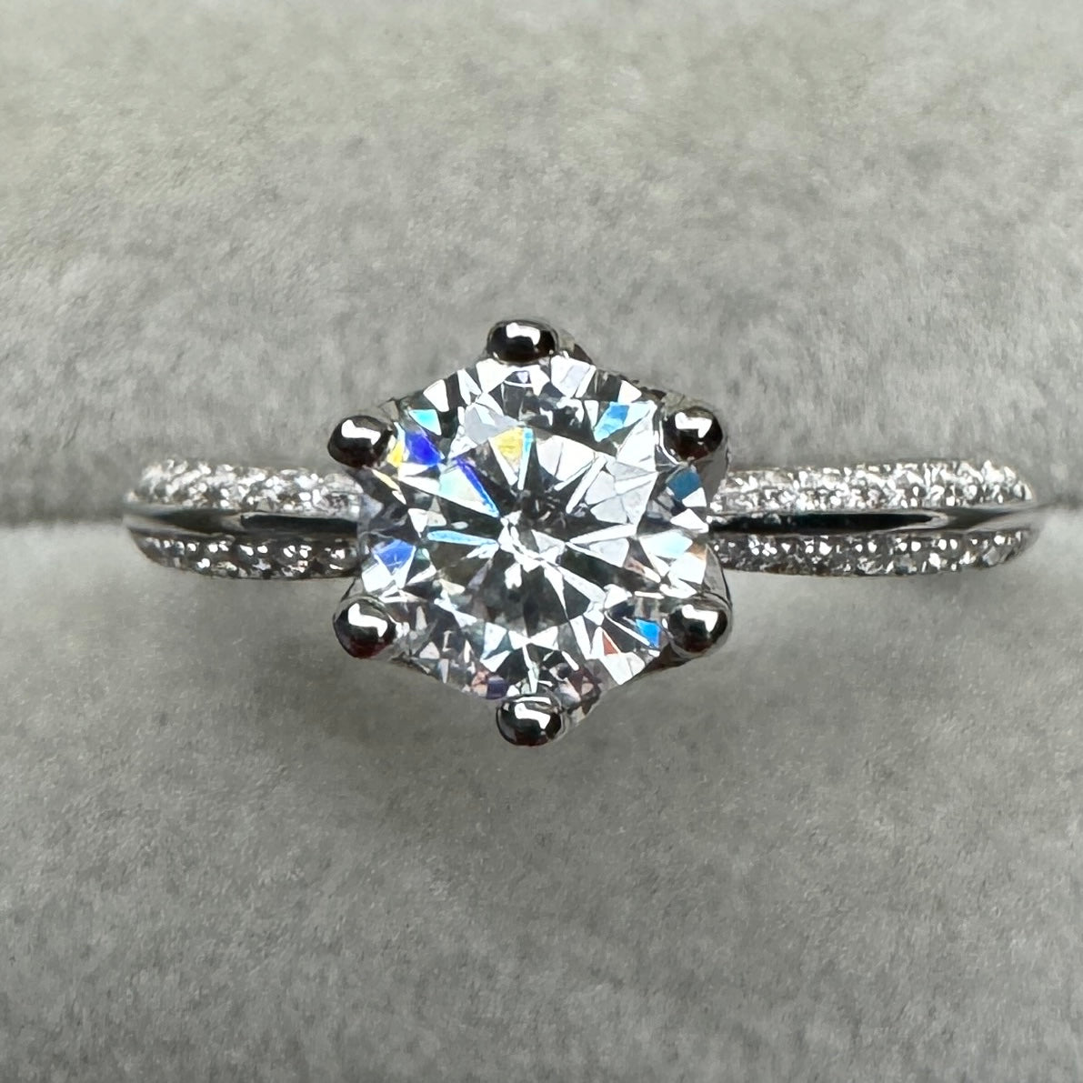 Anillo Círculo Brillante Lateral Moissanita