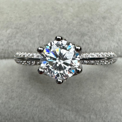 Anillo Círculo Brillante Lateral Moissanita