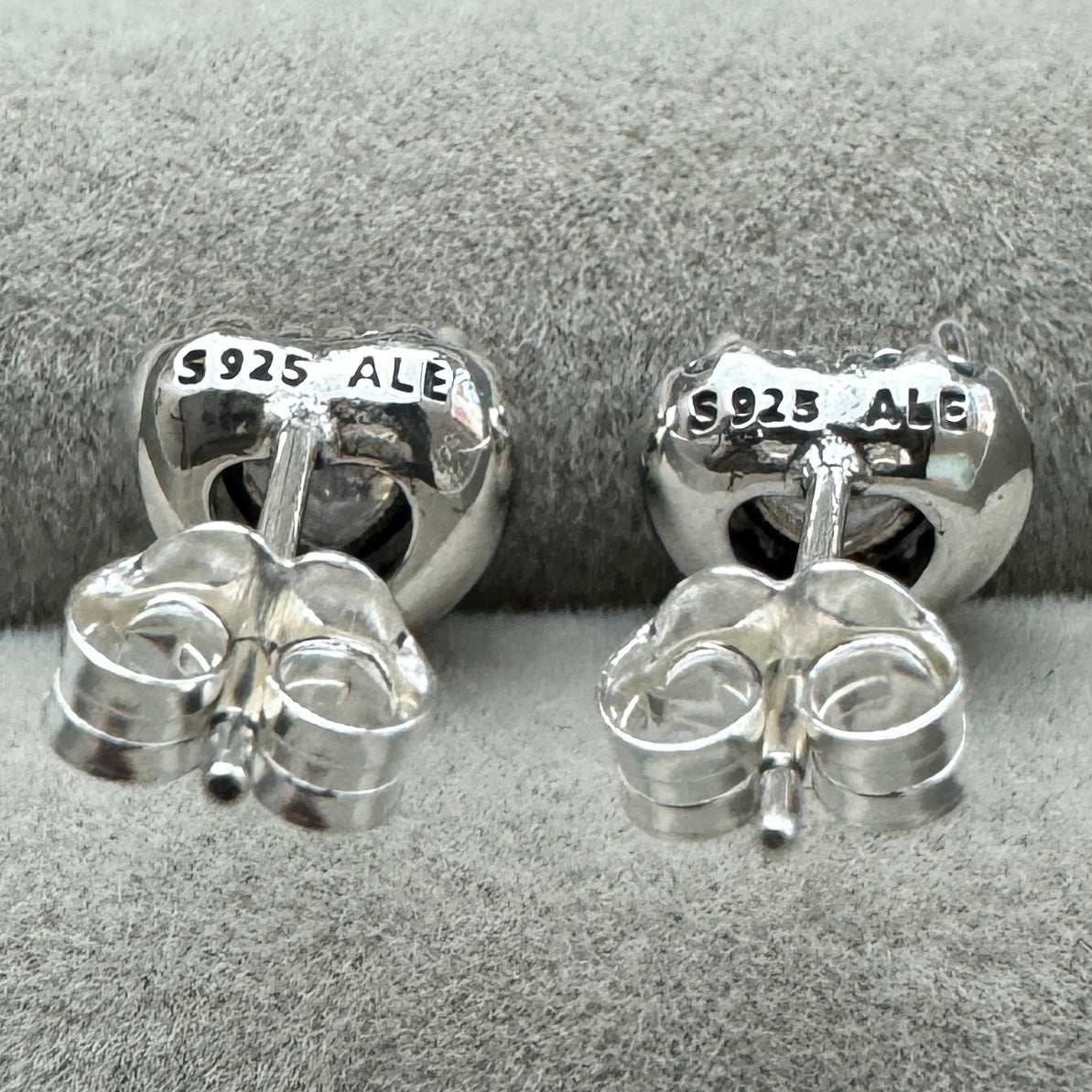 Aretes De Botón Corazón Elevado