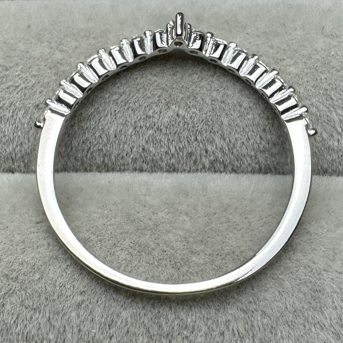 Anillo Corona Princesa Delgado Moissanita